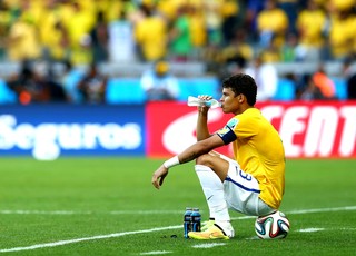 Thiago Silva lamentando jogo Brasil (Foto: Getty Images) Thiago Silva lamentando jogo Brasil (Foto: Getty Images)