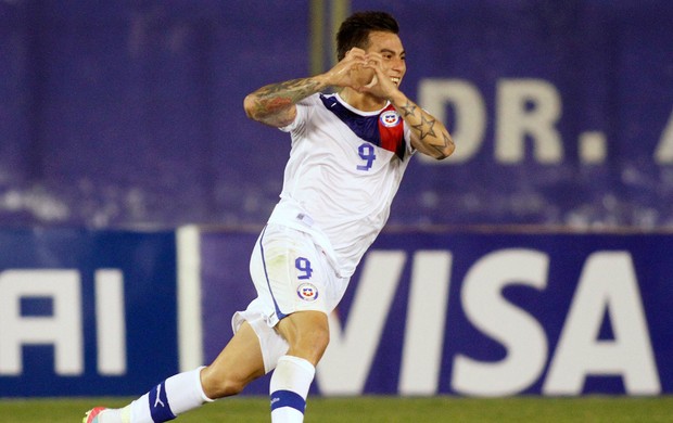 Vargas gol Chile x Paraguai (Foto: Reuters)