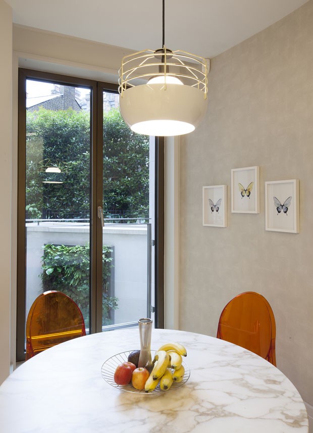 Apartamento em Londres com décor contemporâneo e iluminação natural (Foto: João Bessone)