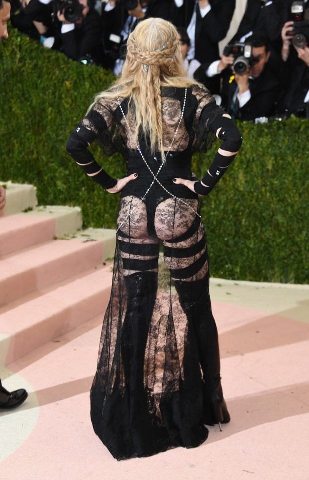 Madonna no baile de gala do MET (Foto: Getty Images)