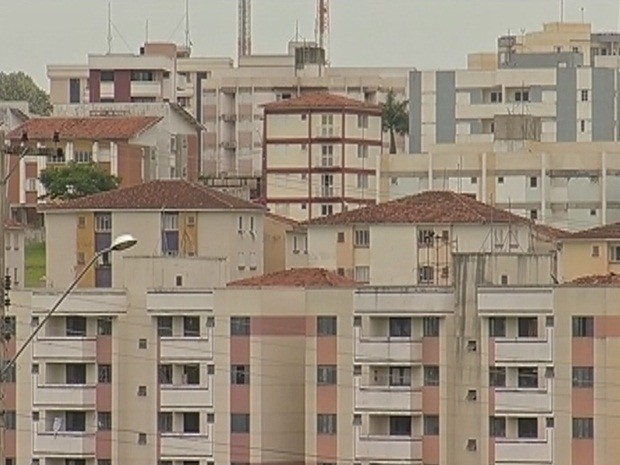 Imposto dos imóveis poderá sofrer reajuste em 2013 (Foto: Reprodução TV Tem) Imposto dos imóveis poderá sofrer reajuste em 2013 (Foto: Reprodução TV Tem)