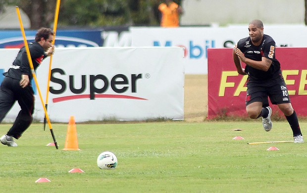 Adriano no treino do Flamengo (Foto: Bernardo Monteiro / VIPCOMM)