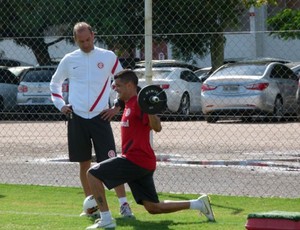 D'Ale fez atividades de musculação  (Foto: Rafael Antoniutti | TRATO.TXT)