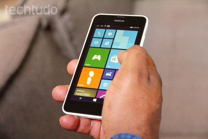 Tela do Lumia 635 tem 4,5 polegadas (Foto: Tainah Tavares/TechTudo) Tela do Lumia 635 tem 4,5 polegadas (Foto: Tainah Tavares/TechTudo)