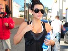 Kim Kardashian usa blusa transparente para malhar