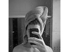 Johnny Massaro sofre para secar os dreads: '37 toalhas em um banho'