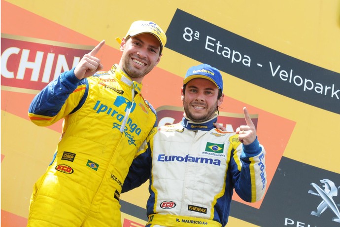Galid Osman e Ricardo Maurício celebram vitória na etapa do Velopark da Stock Car (Foto: Fernanda Freixosa / Divulgação)