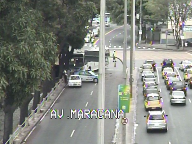 G1 Acidente ônibus deixa feridos na Avenida Maracanã Zona Norte