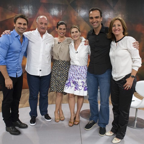 Equipe reunida no novo cenário do &#39;Fantástico&#39; (Foto: Estevam Avellar/TV Globo)