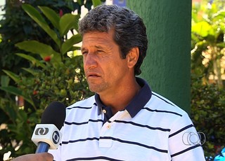 Uidemar, exv-volante de Goiás e Flamengo (Foto: Reprodução/TV Anhanguera) Uidemar, exv-volante de Goiás e Flamengo (Foto: Reprodução/TV Anhanguera)