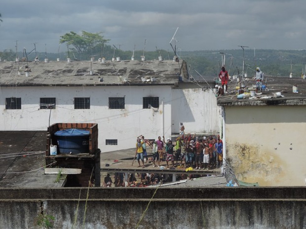 Detentos da Penitenciária Agroindustrial de Itamaracá foram beneficiados (Foto: G1 PE)