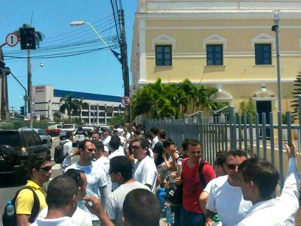 Protesto pede nomeação de guardas municipais aprovados em concurso em Fortaleza (Foto: Arquivo Pessoal)