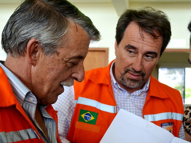 Ministro Gilberto Occhi e secretário Nacional de Defesa Civil, Adriano Pereira (Foto: Caio Fulgêncio/ G1)