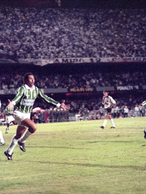 Paulistão 1993 Evair Palmeiras (Foto: Djalma Vassao / Agência Estado)