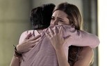 'Além': Lili se desespera ao ver Marlon sob efeito da máquina (Felipe Monteiro / TV Globo)