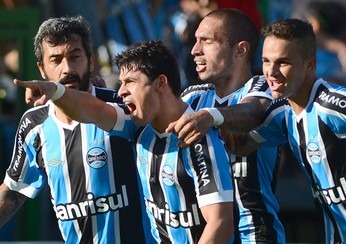 Giuliano comemora gol do Grêmio contra o Juvemtude (Foto: Edu Andrade / Estadão Conteúdo)