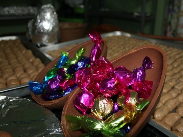 Chocolates com recheios amazônicos (Foto: Ivanete Damasceno / G1)