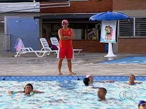 Lei Obriga Presenca De Guarda Vidas Em Piscinas Coletivas De Goias Goias G1
