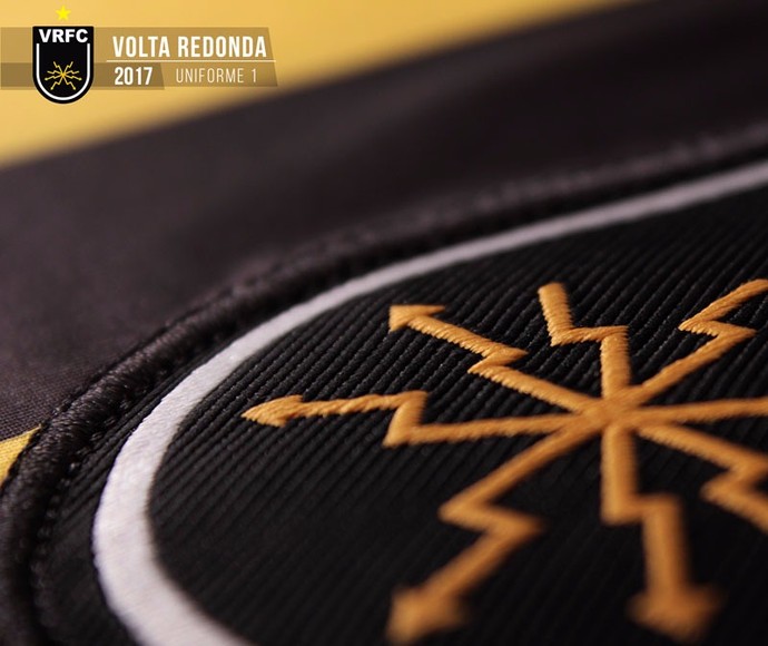 Detalhe no bordado dos raios do escudo do Voltaço (Foto: Divulgação/Icone Sports)