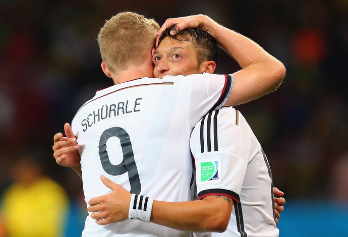 Ozil e Schuerrle gol Alemanha x Argélia no Beira-Rio (Foto: Getty Images)