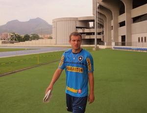 Marcelo Mattos com novo uniforme de treinamento (Foto: Thales Soares / Globoesporte.com)