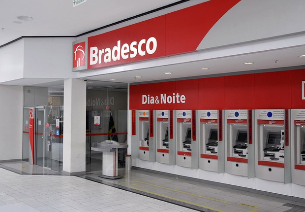 BB e Bradesco criam banco voltado para a população de baixa renda - Época  Negócios | Empresa