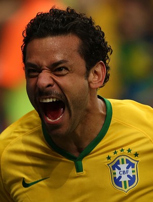 Fred gol Brasil x Camarões (Foto: Bruno Domingos / Mowa Press)