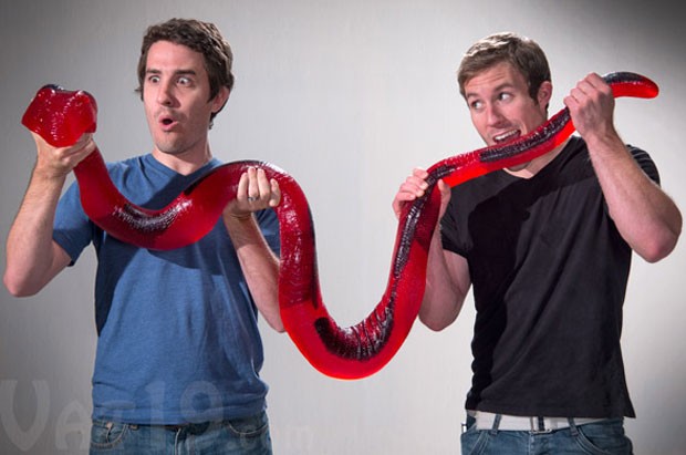 Empresa americana Vat19 criou uma cobra comestível de 2,4 metros e 12,2 quilos. (Foto: Divulgação/vat19)