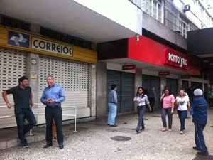 Comércio também fecha as portas durante protesto de professores (Foto: Mariucha Machado/ G1)