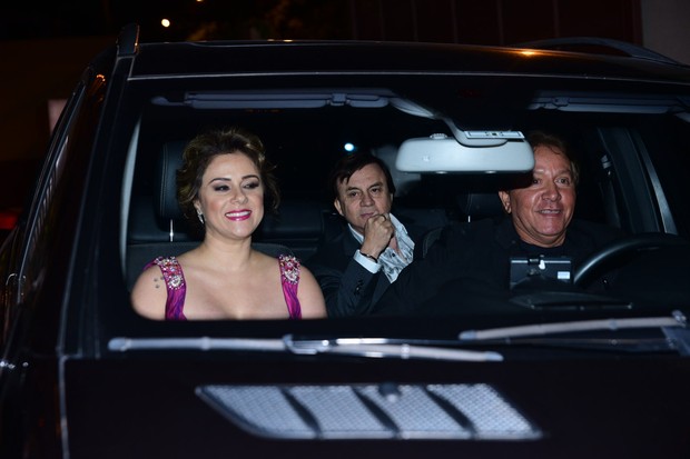 Chitaozinho e sua esposa Marcia chegam para o casamento de Fabio Jr (Foto: Leo Franco /AgNews) Chitaozinho e sua esposa Marcia chegam para o casamento de Fabio Jr (Foto: Leo Franco /AgNews)