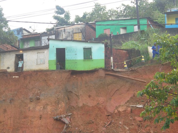 G1 Deslizamentos De Terra Em Ilhéus Deixam Seis Famílias Desalojadas Notícias Em Bahia 