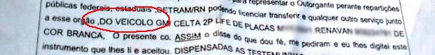 Trecho da procuração na qual está escrito 'VEICOLO'; erro na grafia chamou a atenção dos policiais  (Foto: Tenente da PM Styvenson Valentim/G1)