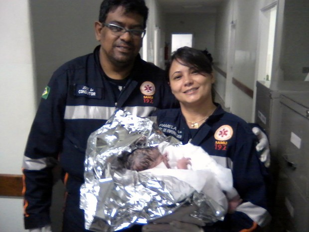 Grávida dá à luz dentro de ambulância do Samu em Vargem Grande do Sul (Foto: Samu/Divulgação)