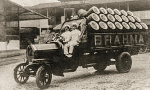 Por ocasião da fusão, a Brahma valia R$ 3,7 bilhões. Na foto, caminhão de entrega de chope da empresa, nos anos 20   (Foto:  Divulgação)