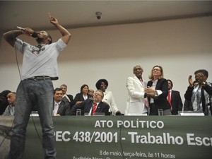 Manifestação na Câmara pela aprovação da PEC do Trabalho Escravo (Foto: Antonio Cruz / Agência Brasil)