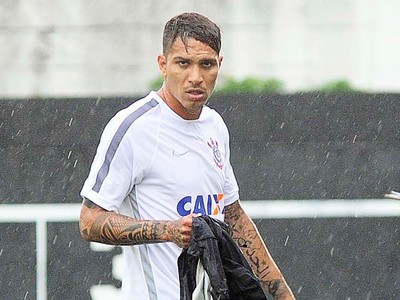 Guerrero, treino Corinthians (Foto: Marcos Ribolli)