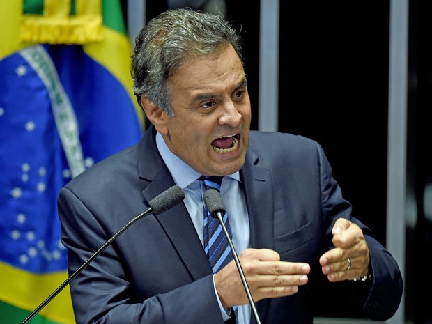Senador Aécio Neves (PSDB-MG) discursa em processo de admissibilidade de impeachment da presidente Dilma Rousseff (Foto: Evaristo Sá / AFP)