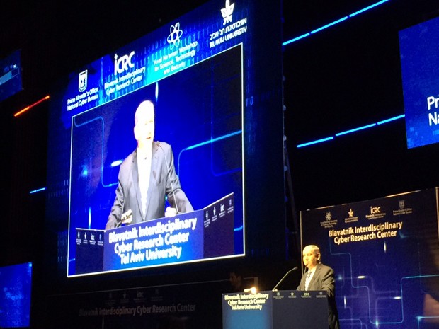 Primeiro ministro de Israel, Benjamin Netanyahu, discursa durante feira de cibersegurança em Tel Aviv (Foto: Helton Simões Gomes/G1)