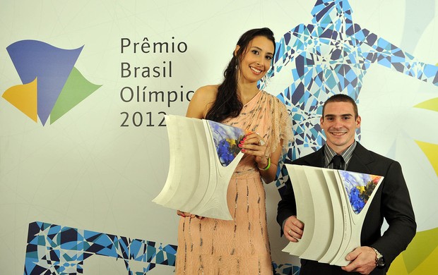 Sheilla e Arthur Zanetti Prêmio Brasil Olímpico 2012 (Foto: Fernando Soutello/Agif/COB)