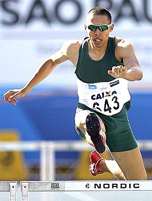 Mahau Suguimati dos 400m com barreiras GP Brasil de Atletismo (Foto: Wagner Carmo / Cbat)