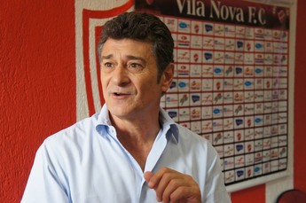 Darío Pereyra, técnico do Vila Nova (Foto: Daniel Mundim/GLOBOESPORTE.COM)