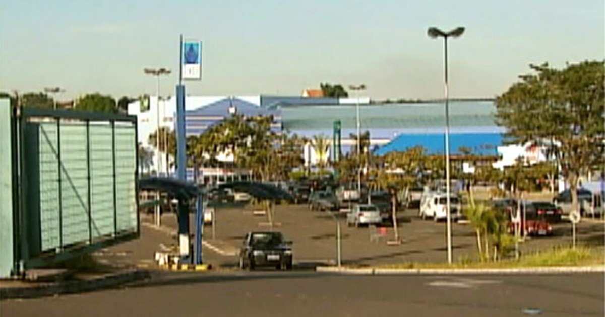 G1 Dupla tenta assaltar joalheria dentro de shopping em Santa Bárbara