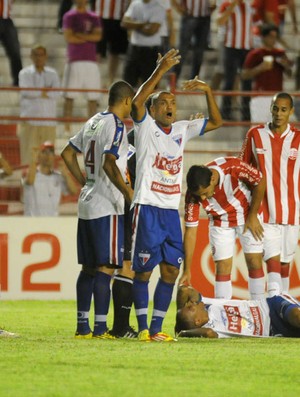 Náutico x Fortaleza (Foto: Aldo Carneiro)