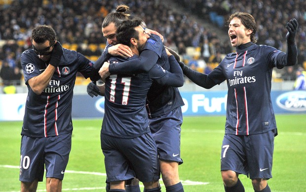 Comemoração do PSG contra o Dynamo Kyiv  (Foto: Agência AFP)