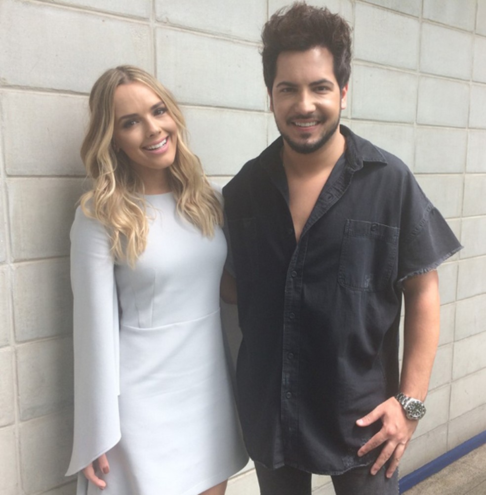 Dupla Thaeme e Thiago mostram sintonia nos bastidores do 'Encontro' (Foto: Ana Paula Silveira/Gshow)