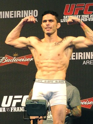 Rony Jason na pesagem do UFC em BH (Foto: Marcelo Russio / SporTV.com)