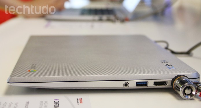 Chromebook 2 da Toshiba oferece 100 GB de armazenamento em nuvem gratuito via Google Drive (Foto: Fabrício Vitorino/TechTudo) Chromebook 2 da Toshiba oferece 100 GB de armazenamento em nuvem gratuito via Google Drive (Foto: Fabrício Vitorino/TechTudo)
