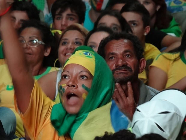 Torcida no Parque Dona Lindu (Foto: Luna Markman / G1)