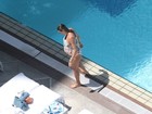 Luana Piovani curte piscina de hotel de luxo no Rio e xinga paparazzo