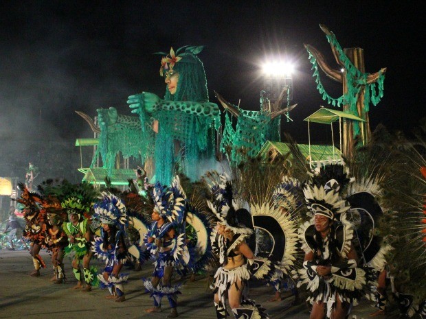Boi Garanhão se apresentou na segunda noite do Festival Folclórico do Amazonas (Foto: Tiago Melo / G1 AM)